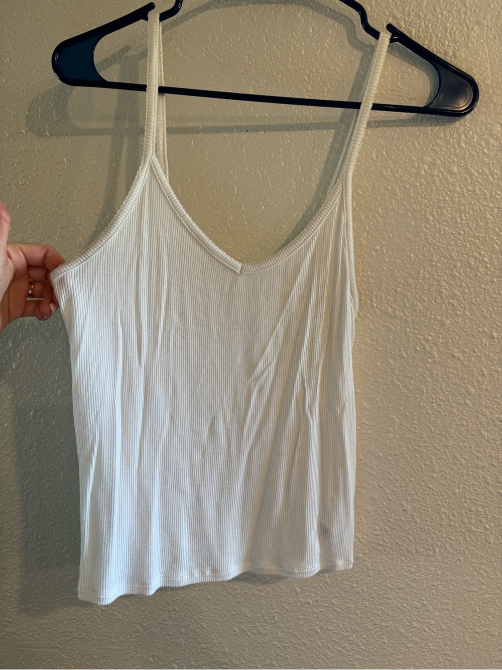American Eagle Outfitters White Ribbed V-Neck Cami